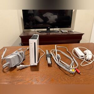 Nintendo Wii WHITE Video Game Console System